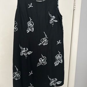 Black and White Sleeveless Sheath Mini Dress